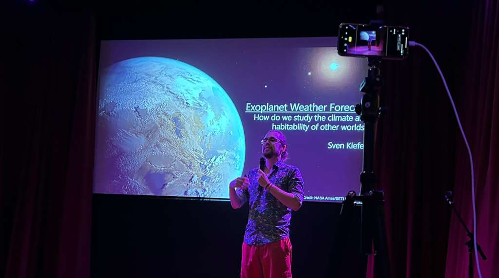 Sven Kiefer presenting at NerdNite.